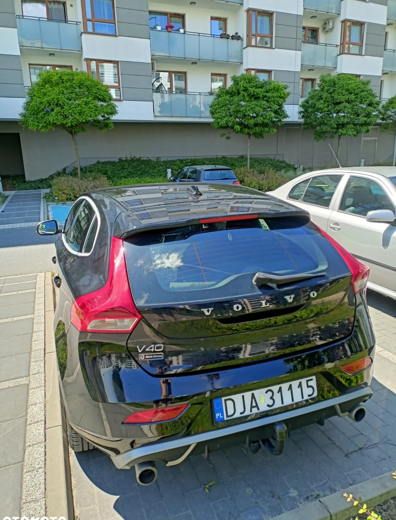 Volvo V40 cena 49900 przebieg: 158500, rok produkcji 2015 z Warszawa małe 254